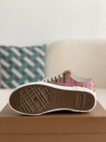 Burberry Low cut casual sports shoes - Image 6