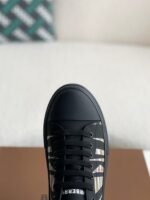 Burberry Low cut casual sports shoes - Image 9