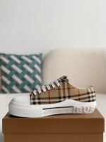Burberry Low cut casual sports shoes - Image 5