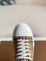 Burberry Low cut casual sports shoes - Image 8