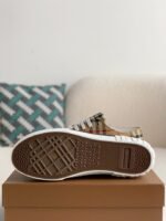 Burberry Low cut casual sports shoes - Image 9