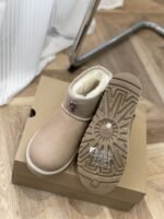 UGG FW style Snow boots - Image 5