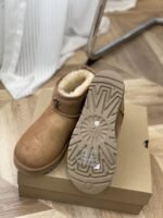 UGG FW style Snow boots - Image 6