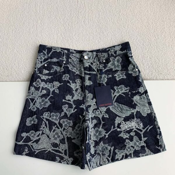 LOUlS VUITTON Jean shorts