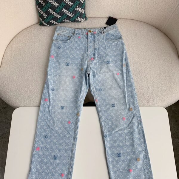 Louis Vuitton Costumes