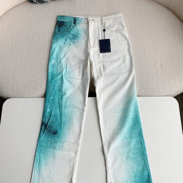 Louis Vuitton Costumes