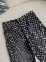 Louis Vuitton costumes - Image 11