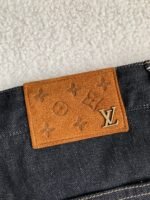 Louis Vuitton costumes - Image 6