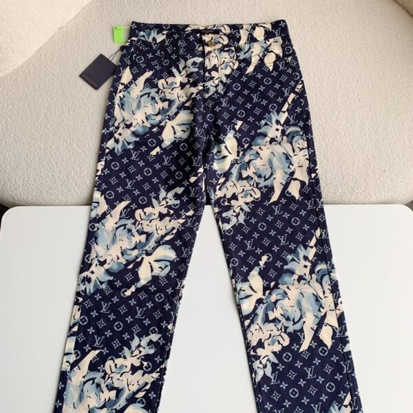 Louis Vuitton costumes