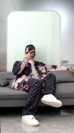 Louis Vuitton Denim Costumes - Image 13