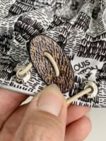 LOUIS VUITTON LOGO Down JacketWearable on both sides - Image 8