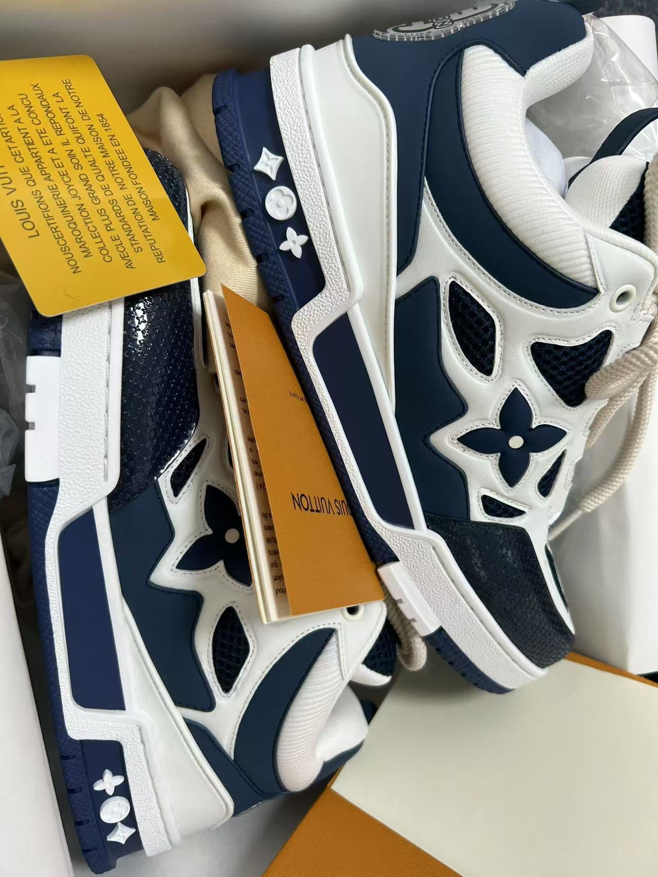 LOUIS VUITTON RUNNER TATIC Sneakers photo review