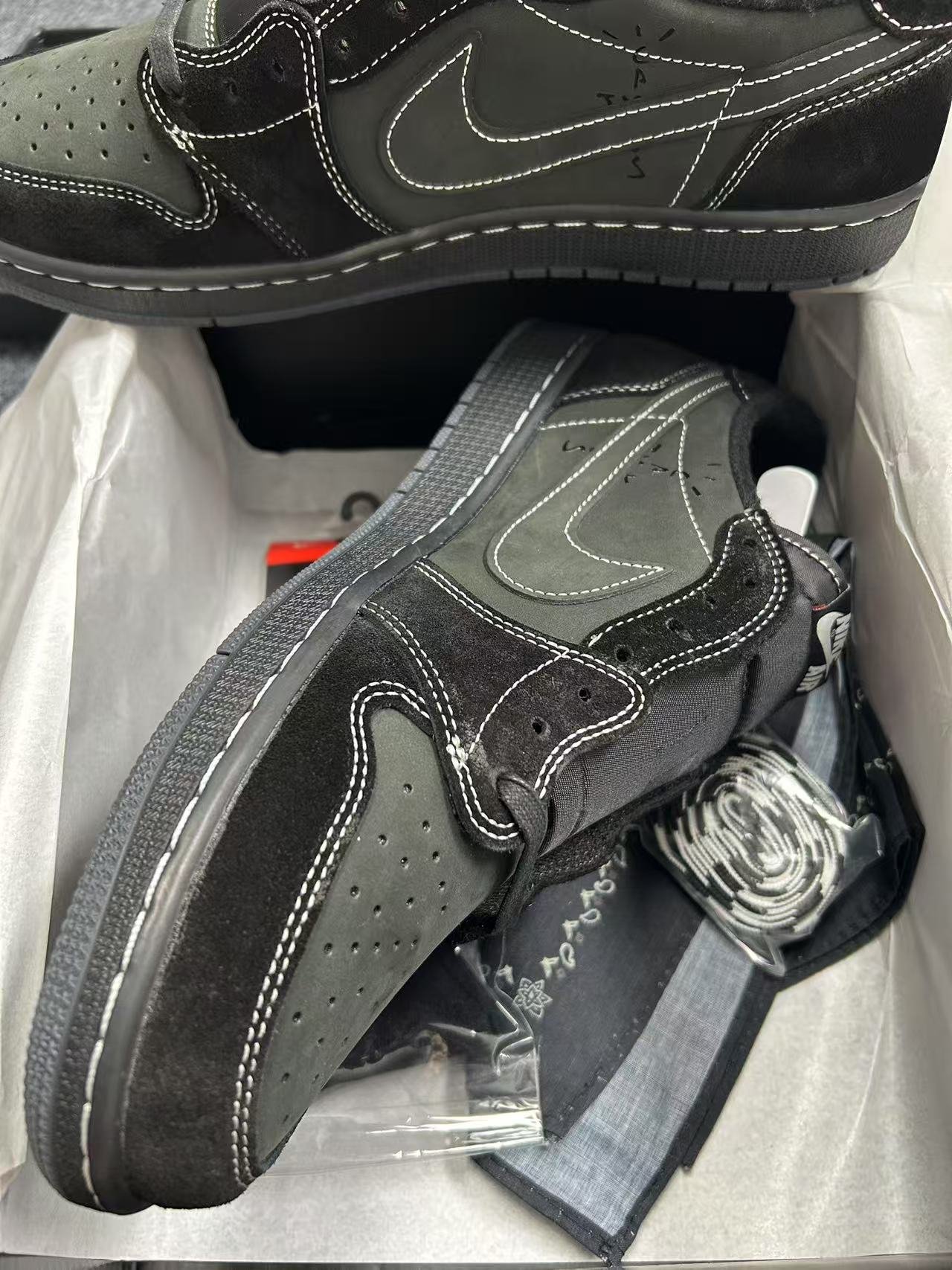 Nike AirJordan1 xTravisScott AJ LoW photo review