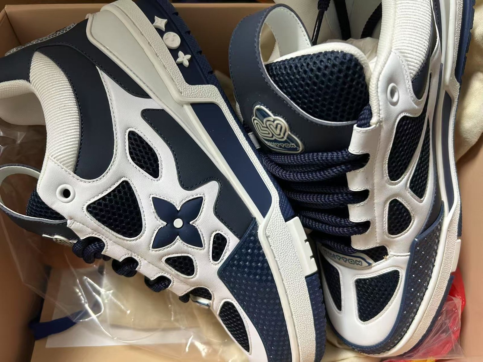 LOUIS VUITTON RUNNER TATIC Sneakers photo review