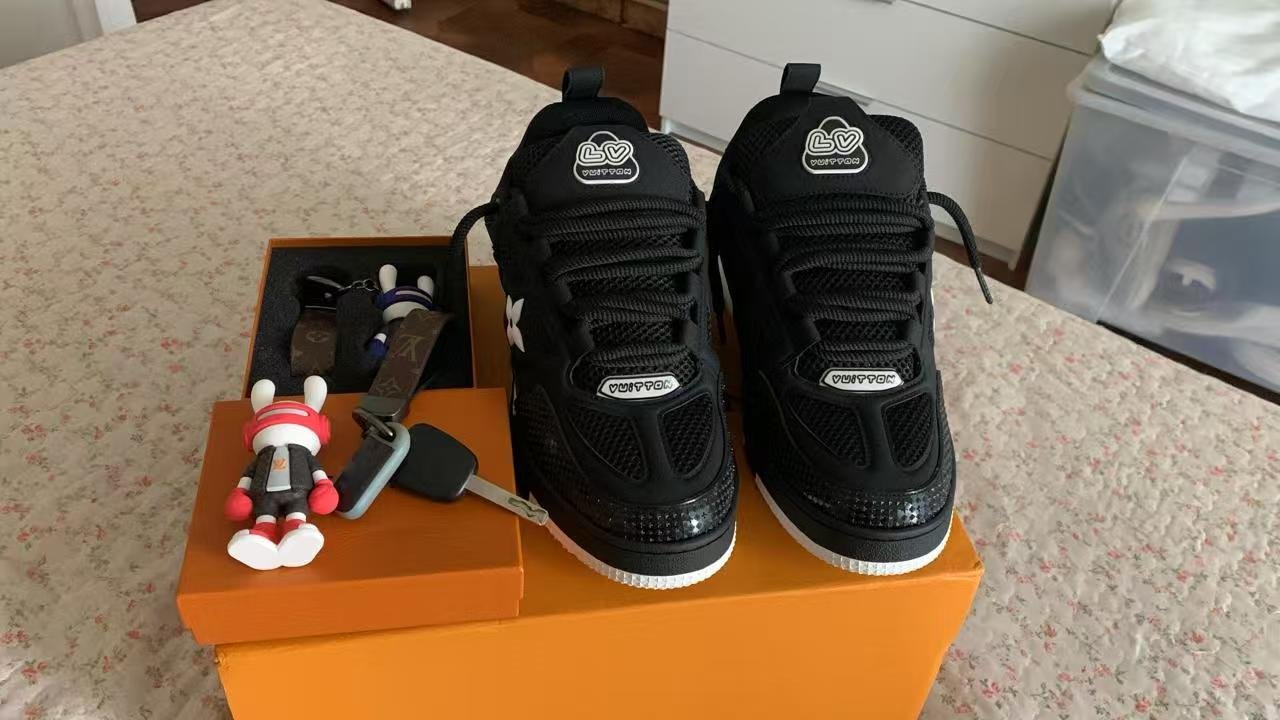 LOUIS VUITTON RUNNER TATIC Sneakers photo review