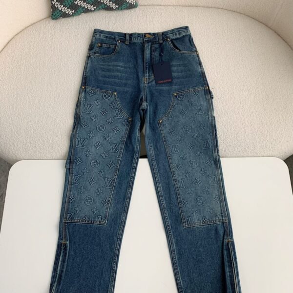 Louis Vuitton Costumes