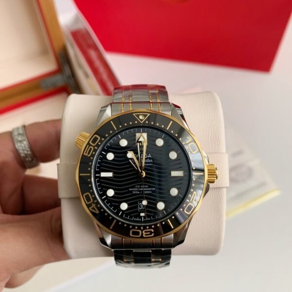 Omega Seahorse Series 300-meter divewristwatch,43.5mm