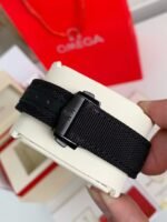 Omega Speedmaster Series Dark Side of theMoon, 50m waterproof watch, 44.25mm - Image 6