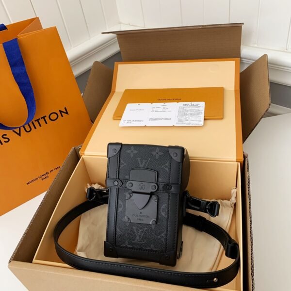 Louis Vuitton Portafoglio indossabile Vertical TrunkM82077,Size:10.7*17.5*6.8cm