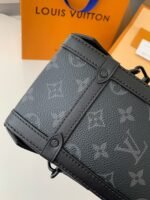 Louis Vuitton Portafoglio indossabile Vertical TrunkM82077,Size:10.7*17.5*6.8cm - Image 9