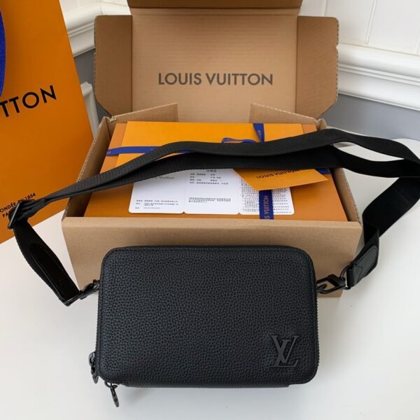 Louis Vuitton lVY M44919,Size: 23.5*18*9cm