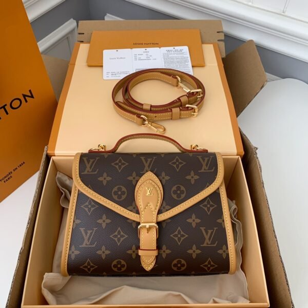 Louis Vuitton lVY M44919,Size: 23.5*18*9cm