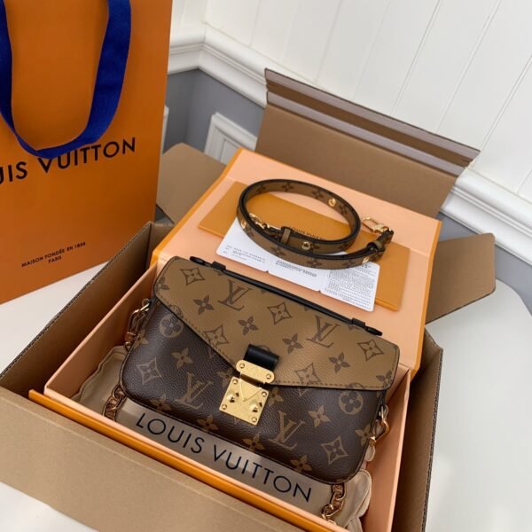 LOUIS VUITTON Pochette Metis EAST WEST messengerbag M46225,size: 21.5*13.5*6CM