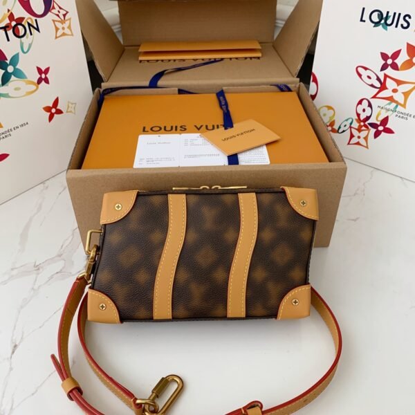 LOUIS VUITTON SOFT TRUNK frame M81580 SIZE:22.5*14*5cm