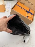 Louis Vuitton OUTDOOR Men's Messenger bagM30830,26*20*10.5cm - Image 7