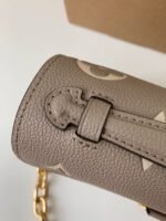 Louis Vuitton counter classic hot selling Pochette MétisEast West bag M23081,21.5*13.5* - Image 7