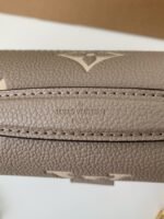 Louis Vuitton counter classic hot selling Pochette MétisEast West bag M23081,21.5*13.5* - Image 8