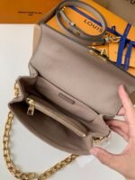 Louis Vuitton counter classic hot selling Pochette MétisEast West bag M23081,21.5*13.5* - Image 16