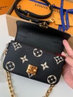 Louis Vuitton counter classic hot selling Pochette MétisEast West bag M46596, 21.5 * 13.5 * 6cm - Image 13