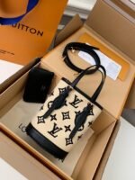 Louis Vuitton New Lafite Cotton Embroidered NANOBUCKET Handbag M82418Size: 13*17*9cm - Image 6