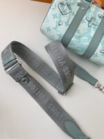 Louis Vuitton's seasonal new Keepall Bandoulière 25 handbag M22527 25*15*11cm - Image 17