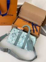 Louis Vuitton's seasonal new Keepall Bandoulière 25 handbag M22527 25*15*11cm - Image 18