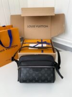 Louis Vuitton Borsa Messenger Outdoor M30233Size:26*20*10.5cm