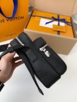 Louis Vuitton Borsa Messenger Outdoor M30233Size:26*20*10.5cm - Image 3