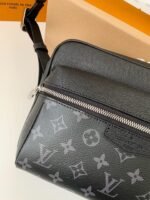 Louis Vuitton Borsa Messenger Outdoor M30233Size:26*20*10.5cm - Image 6