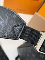 Louis Vuitton Borsa Messenger Outdoor M30233Size:26*20*10.5cm - Image 9