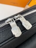 Louis Vuitton Borsa Messenger Outdoor M30233Size:26*20*10.5cm - Image 12