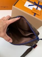 Louis Vuitton Borsa Messenger Qutdoor M43843Size:26*20*10.5cm - Image 9