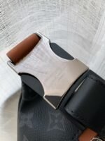 Louis Vuitton Marsupio Discovery M45220, Size:47*20*9cm - Image 15