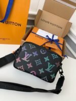 LOUIS VUITTON COMET Full Leather Messenger Bag  - Image 3