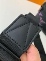 LOUIS VUITTON COMET Full Leather Messenger Bag  - Image 10