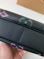 LOUIS VUITTON COMET Full Leather Messenger Bag  - Image 14