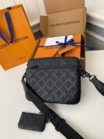 LOUIS VUITTON TRlO Full Leather Messenger Bag M46602 - Image 2