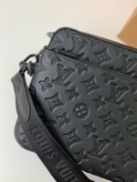 LOUIS VUITTON TRlO Full Leather Messenger Bag M46602 - Image 5