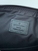 LOUIS VUITTON TRlO Full Leather Messenger Bag M46602 - Image 13