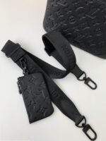 LOUIS VUITTON TRlO Full Leather Messenger Bag M46602 - Image 15